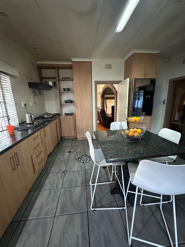 6 Bedroom Property for Sale in Strubenvale Gauteng