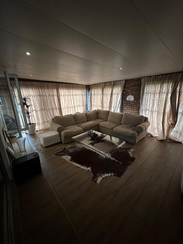 6 Bedroom Property for Sale in Strubenvale Gauteng