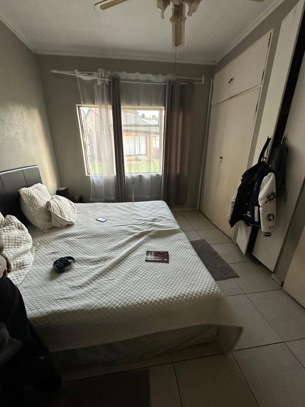 6 Bedroom Property for Sale in Strubenvale Gauteng