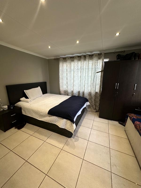 6 Bedroom Property for Sale in Strubenvale Gauteng