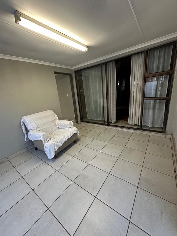 6 Bedroom Property for Sale in Strubenvale Gauteng