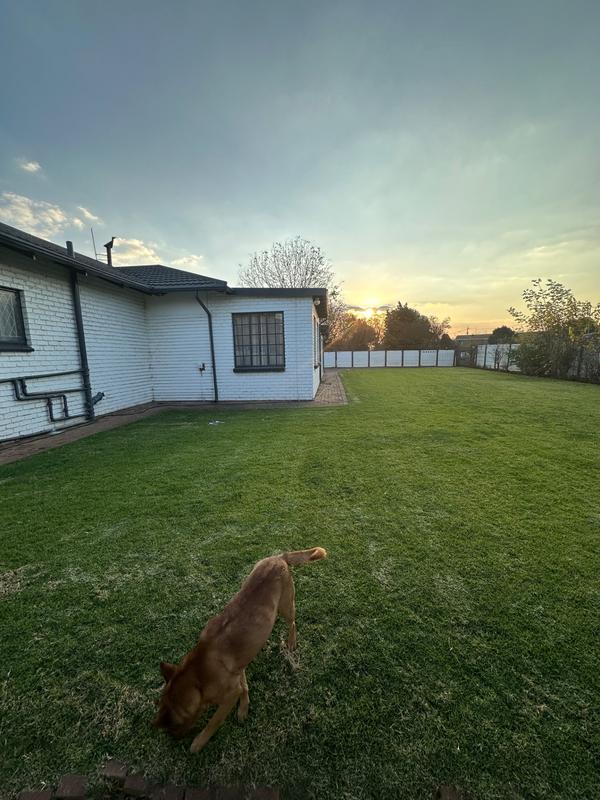 6 Bedroom Property for Sale in Strubenvale Gauteng