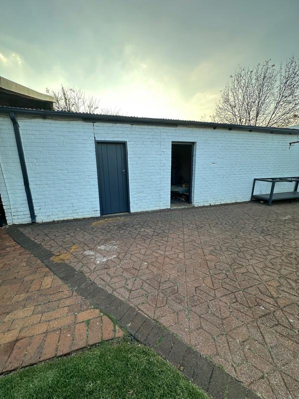 6 Bedroom Property for Sale in Strubenvale Gauteng