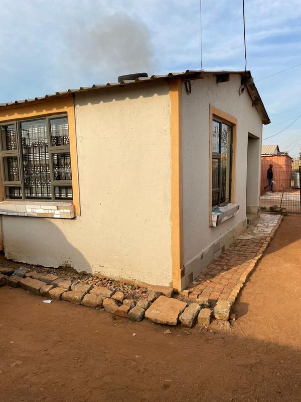 2 Bedroom Property for Sale in Thulani Gauteng