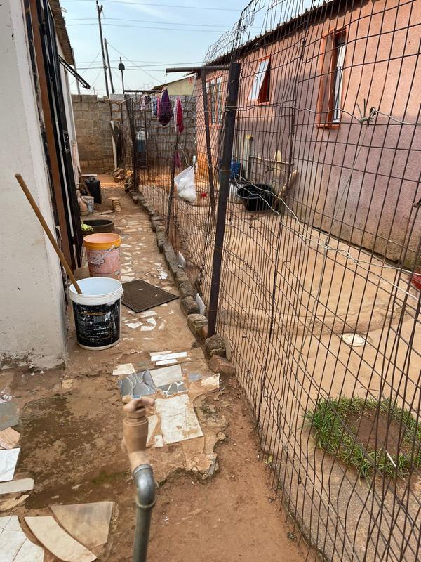 2 Bedroom Property for Sale in Thulani Gauteng