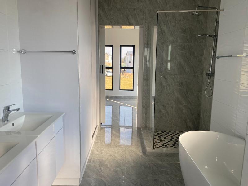 5 Bedroom Property for Sale in Fourways Gauteng