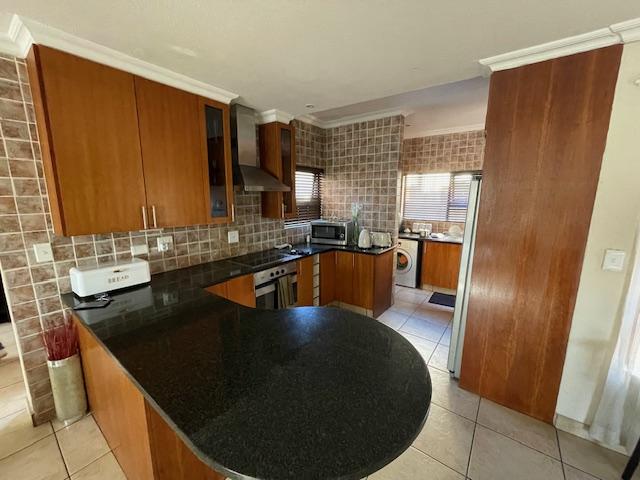 To Let 3 Bedroom Property for Rent in Glen Marais Gauteng