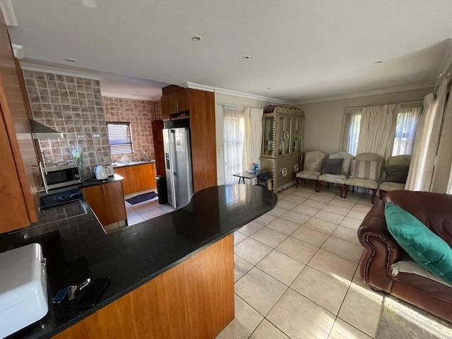 To Let 3 Bedroom Property for Rent in Glen Marais Gauteng
