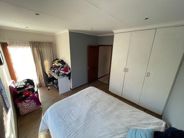 To Let 3 Bedroom Property for Rent in Glen Marais Gauteng