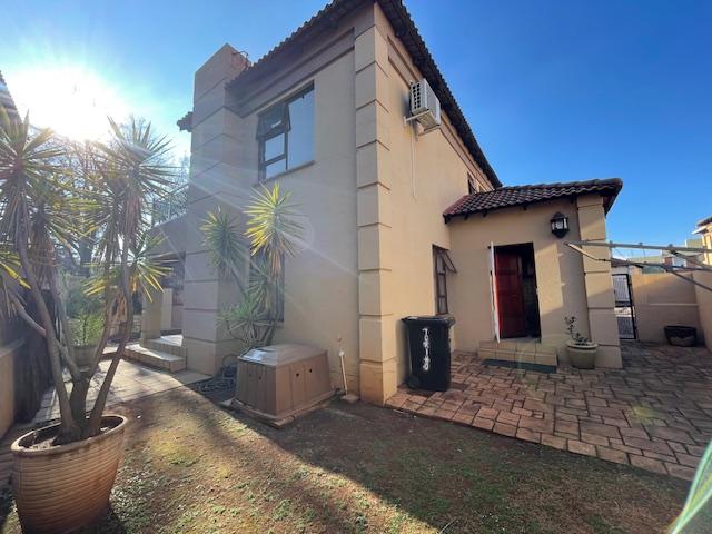 To Let 3 Bedroom Property for Rent in Glen Marais Gauteng