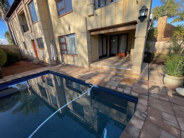 To Let 3 Bedroom Property for Rent in Glen Marais Gauteng