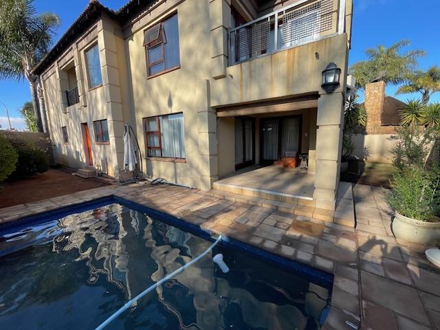 To Let 3 Bedroom Property for Rent in Glen Marais Gauteng