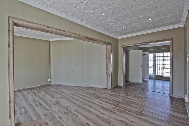 To Let 4 Bedroom Property for Rent in Glen Marais Gauteng