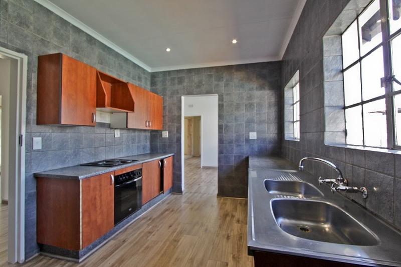 To Let 4 Bedroom Property for Rent in Glen Marais Gauteng