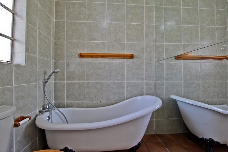To Let 4 Bedroom Property for Rent in Glen Marais Gauteng