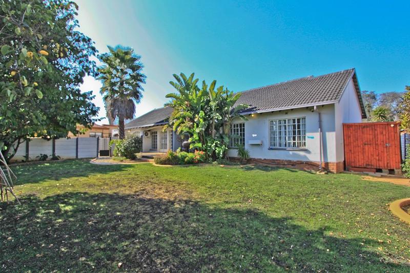 To Let 4 Bedroom Property for Rent in Glen Marais Gauteng