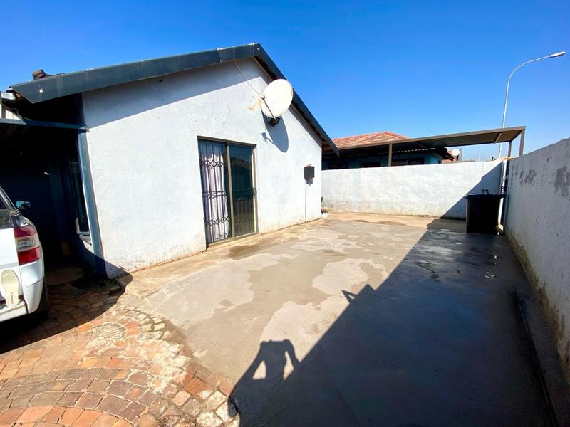 3 Bedroom Property for Sale in Protea Glen Gauteng