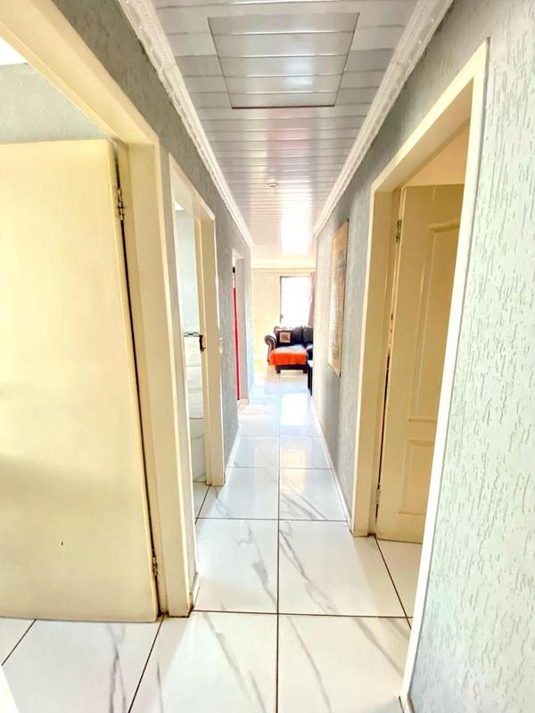 3 Bedroom Property for Sale in Protea Glen Gauteng