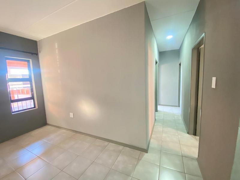 2 Bedroom Property for Sale in Witpoortjie Gauteng