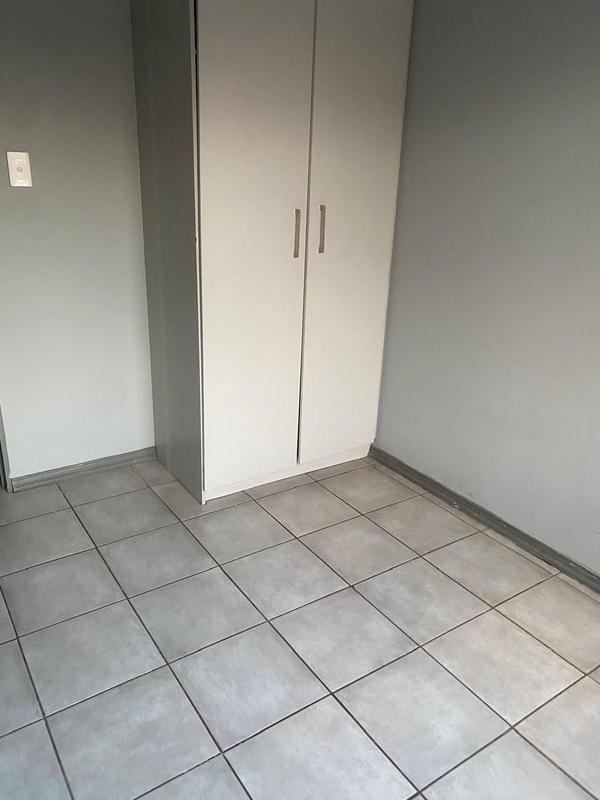 2 Bedroom Property for Sale in Witpoortjie Gauteng