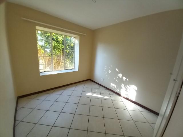 2 Bedroom Property for Sale in Monavoni Gauteng
