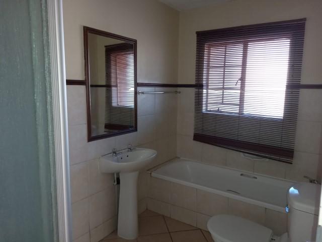 2 Bedroom Property for Sale in Monavoni Gauteng