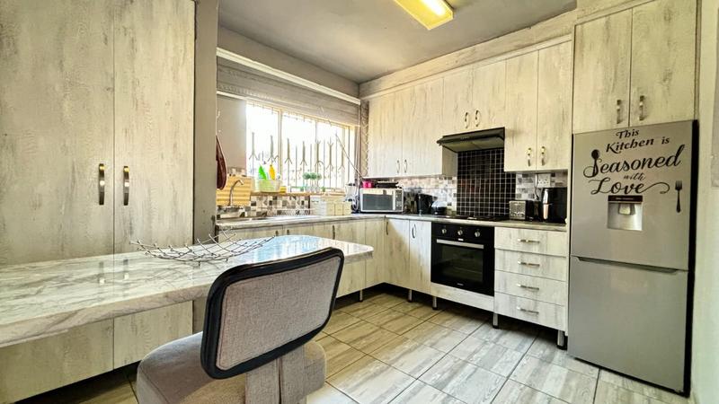 3 Bedroom Property for Sale in Chrisville Gauteng