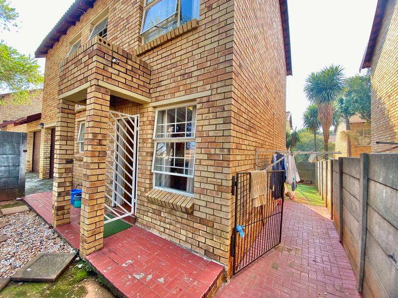 3 Bedroom Property for Sale in Allens Nek Gauteng