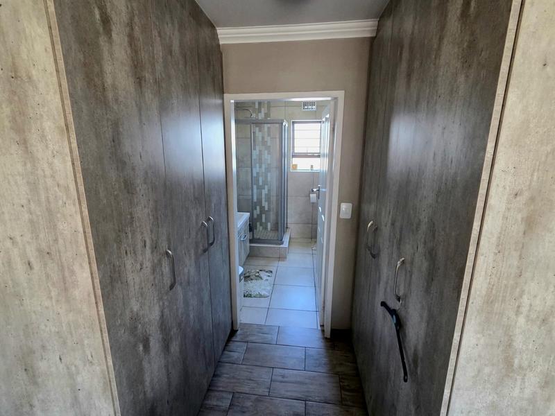 To Let 3 Bedroom Property for Rent in Amberfield Gauteng