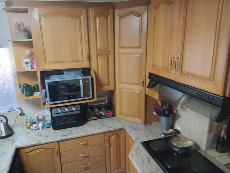 4 Bedroom Property for Sale in Eldoraigne Gauteng