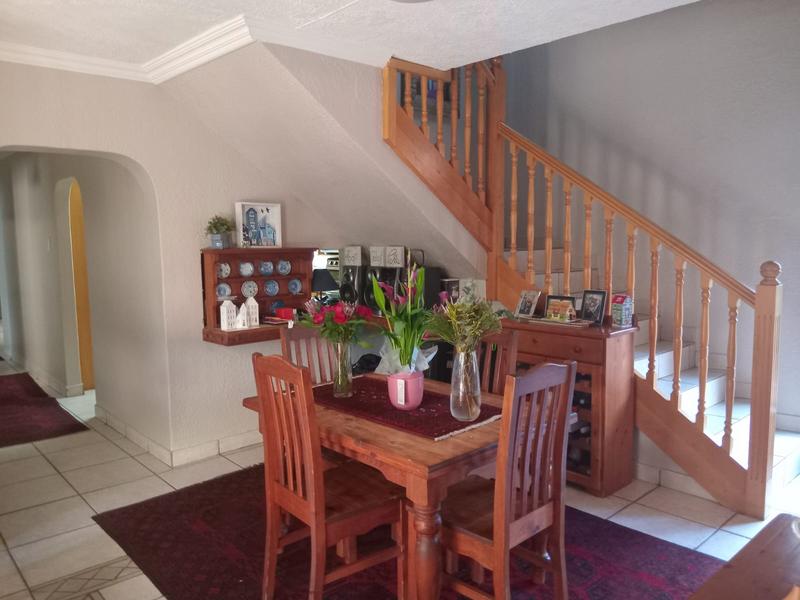 4 Bedroom Property for Sale in Eldoraigne Gauteng