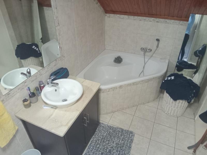 4 Bedroom Property for Sale in Eldoraigne Gauteng