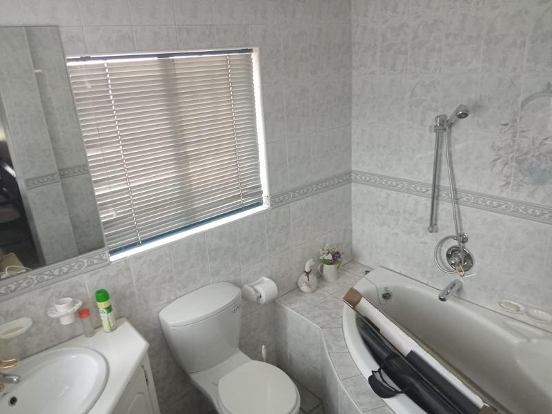 4 Bedroom Property for Sale in Eldoraigne Gauteng