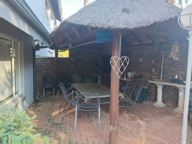 4 Bedroom Property for Sale in Eldoraigne Gauteng