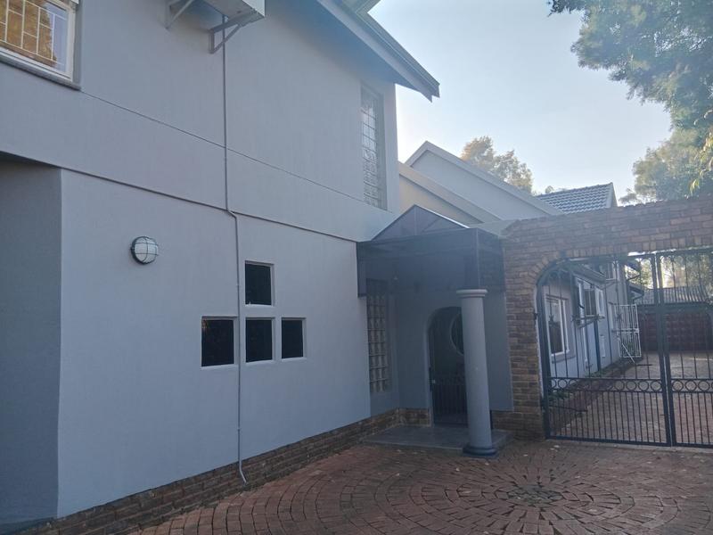 4 Bedroom Property for Sale in Eldoraigne Gauteng