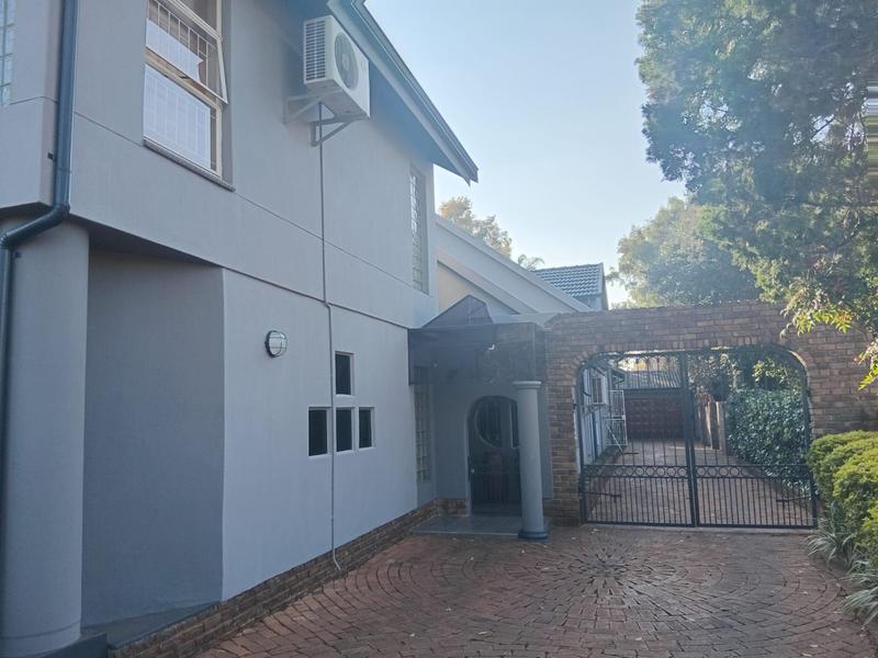 4 Bedroom Property for Sale in Eldoraigne Gauteng