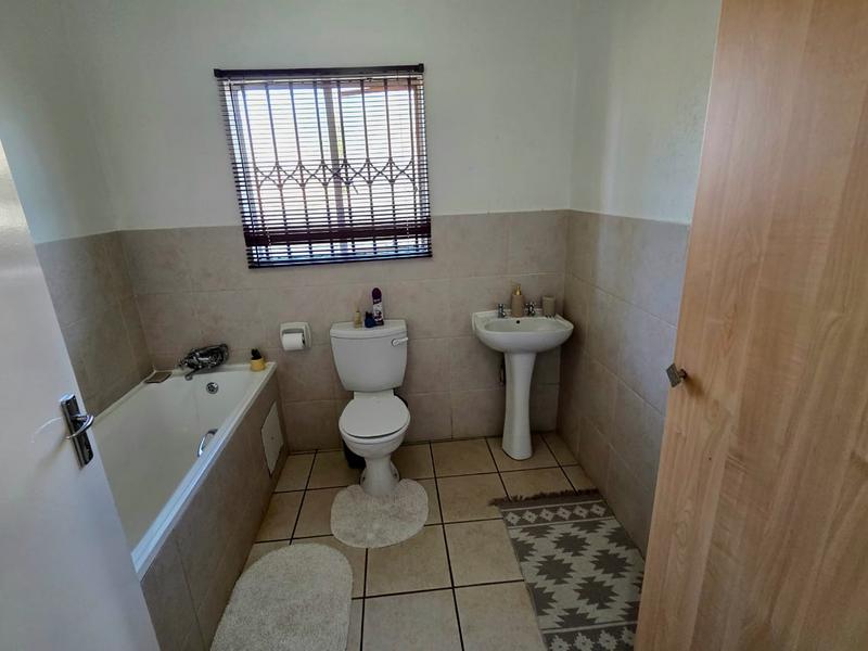 3 Bedroom Property for Sale in Thatchfield Gauteng