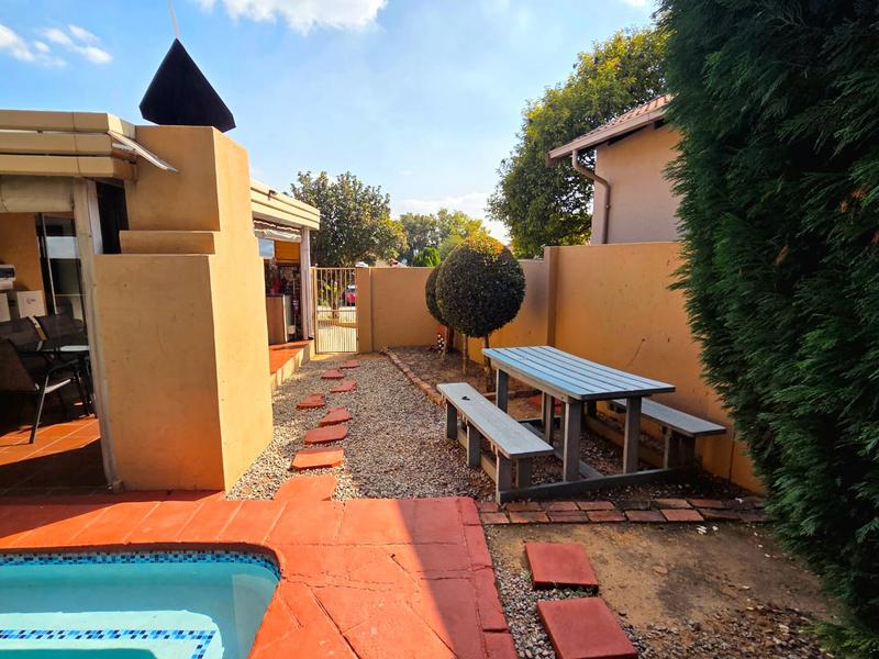 3 Bedroom Property for Sale in Thatchfield Gauteng