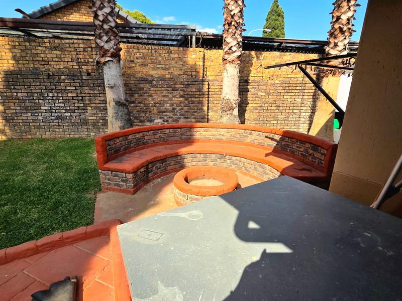 3 Bedroom Property for Sale in Thatchfield Gauteng