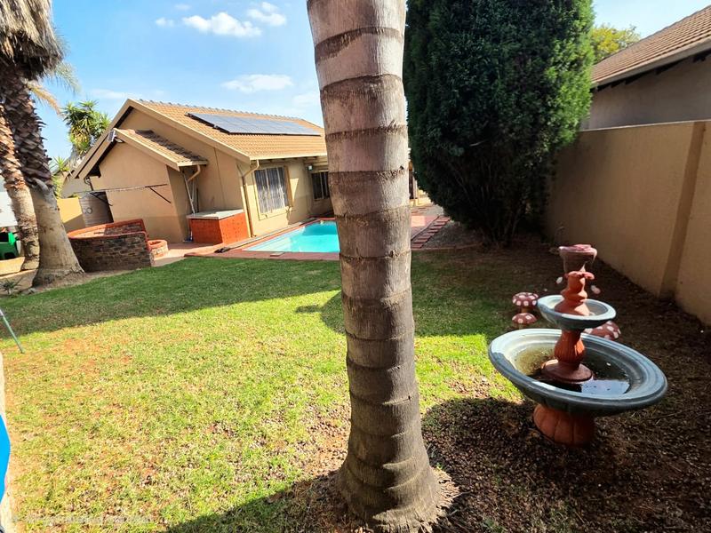 3 Bedroom Property for Sale in Thatchfield Gauteng
