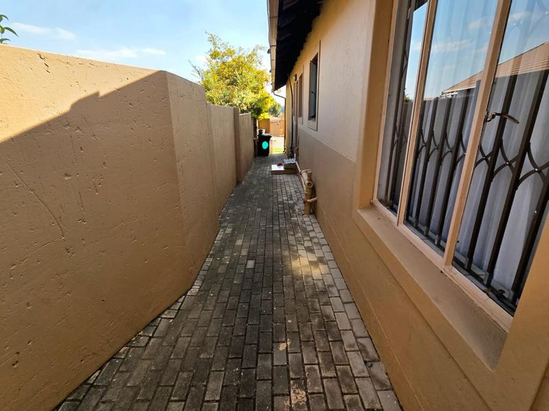 3 Bedroom Property for Sale in Thatchfield Gauteng