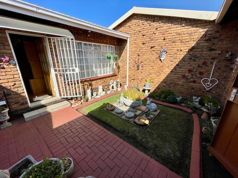 2 Bedroom Property for Sale in Krugersdorp North Gauteng