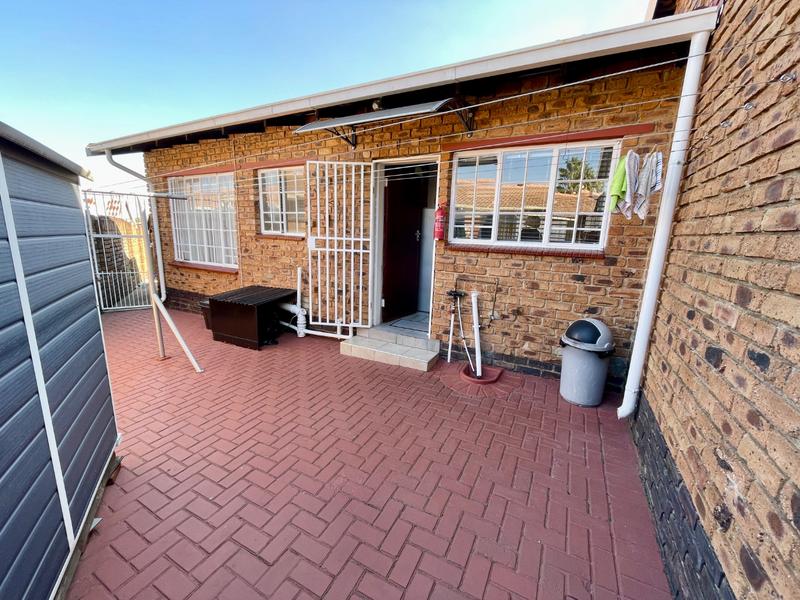 2 Bedroom Property for Sale in Krugersdorp North Gauteng