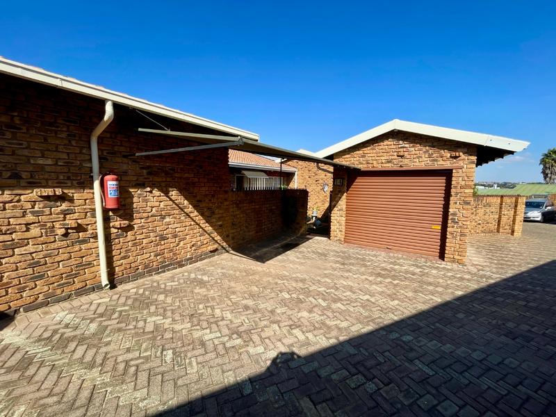2 Bedroom Property for Sale in Krugersdorp North Gauteng