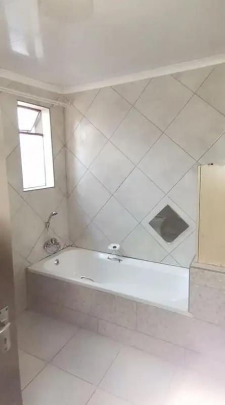 3 Bedroom Property for Sale in Mountain View Gauteng