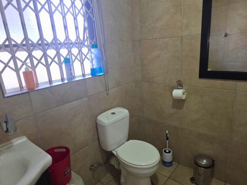 To Let Commercial Property for Rent in Glen Marais Gauteng