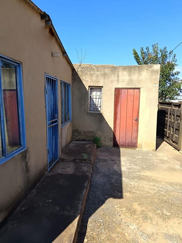2 Bedroom Property for Sale in Thulani Gauteng