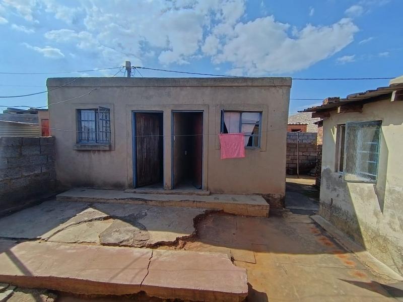 2 Bedroom Property for Sale in Thulani Gauteng