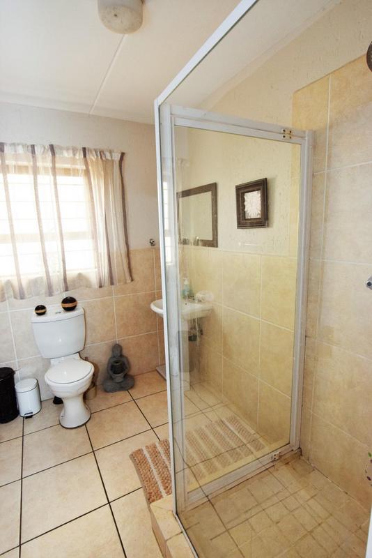 To Let 2 Bedroom Property for Rent in Paulshof Gauteng