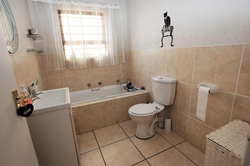 To Let 2 Bedroom Property for Rent in Paulshof Gauteng
